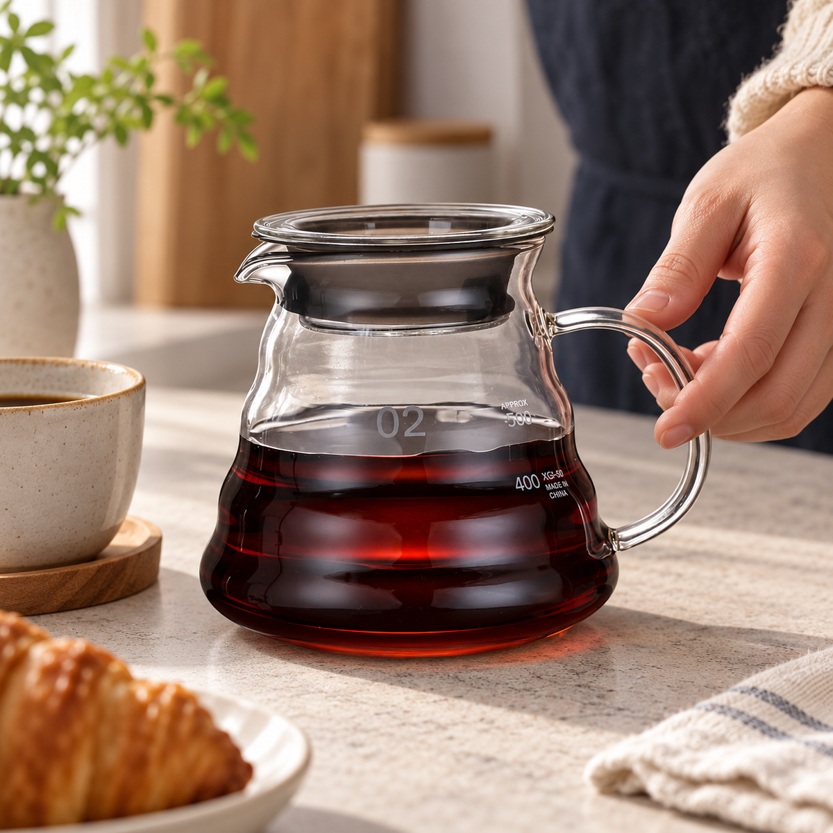 Glass coffee server, 600 ml in a home setting