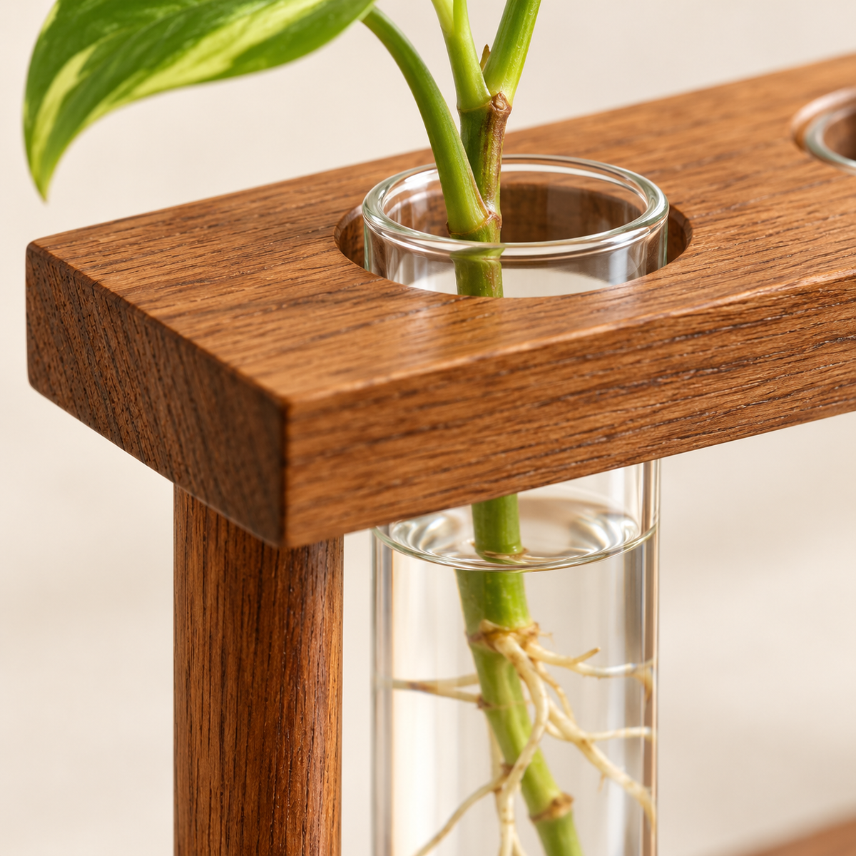 New Roots Four-Tube Propagation Stand: close-up detail