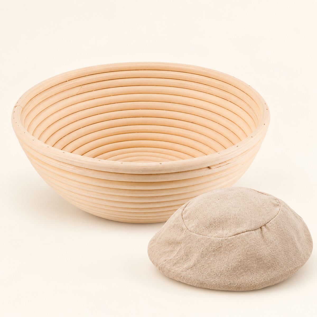 Round proving basket with liner in the cream studio