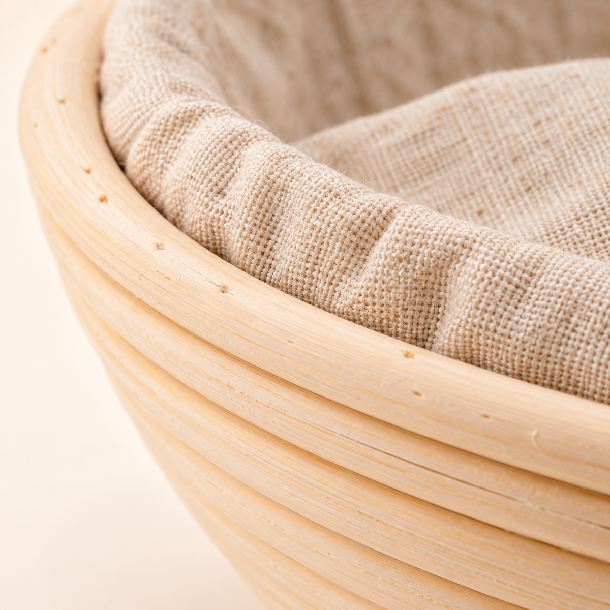 Round proving basket with liner, material detail