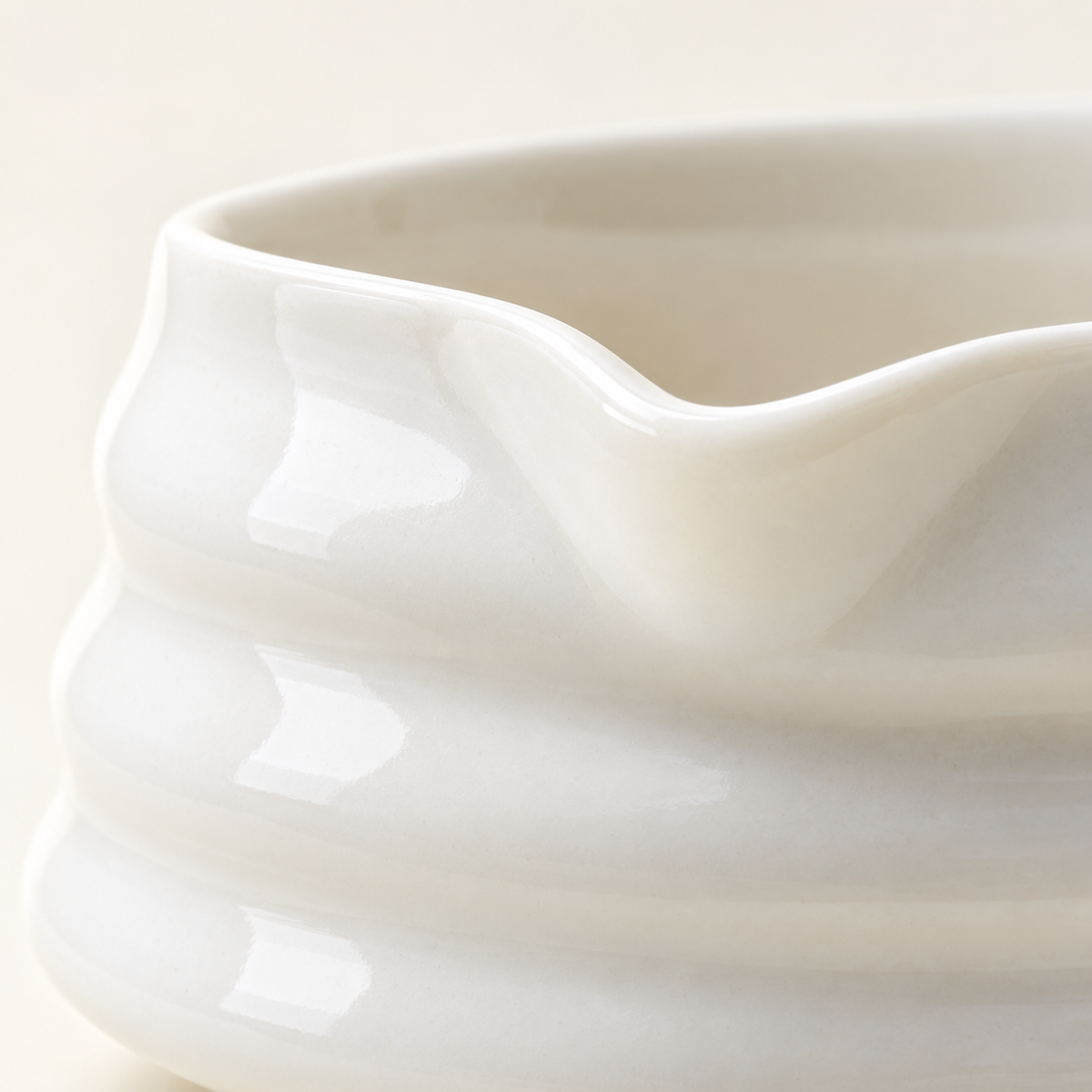 White spouted matcha bowl, material detail